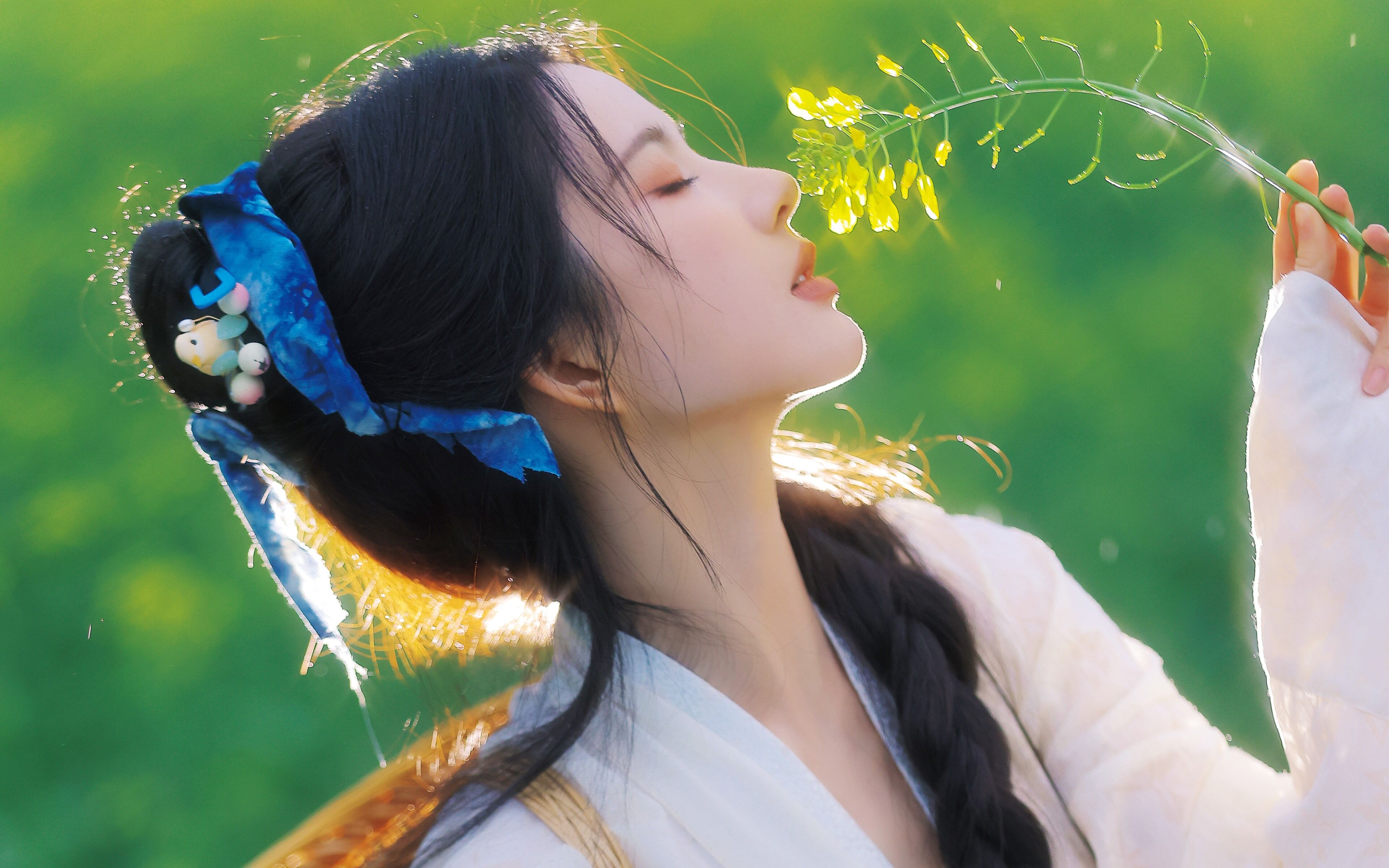 春天小黄花 清新美女 唯美闭眼 刘些宁4K壁纸3840x2400_彼岸图网_Jc.jpg